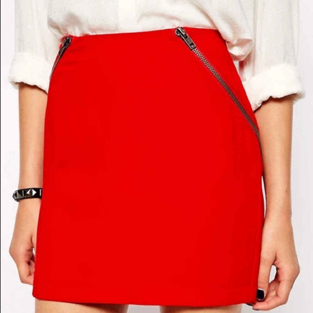 BCBG skirt red with zipper pockets